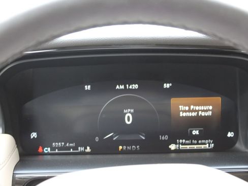 Used 2022 Lincoln Nautilus Reserve FWD image 12