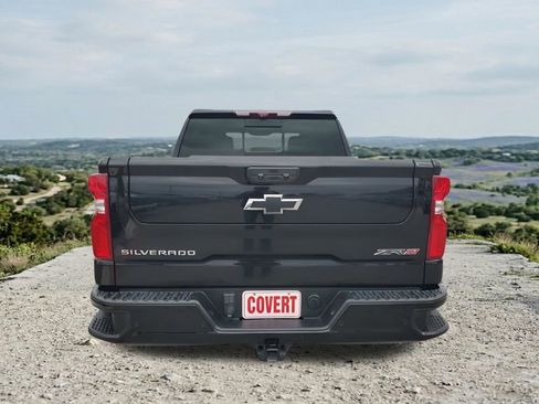 Used 2023 Chevrolet Silverado 1500 ZR2 w/ Technology Package image 9