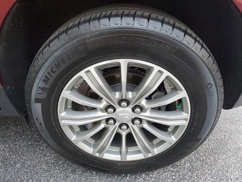 Used 2018 Cadillac XT5 Luxury w/ Driver Awareness Package image 29