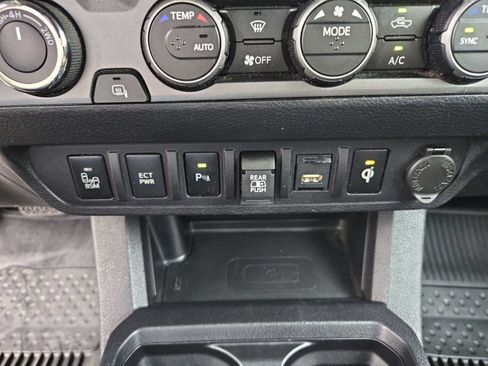 Certified 2023 Toyota Tacoma TRD Off-Road w/ TRD Premium Off Road Package AWD/4WD image 23