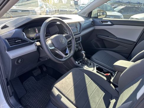 Used 2024 Volkswagen Taos SE image 24