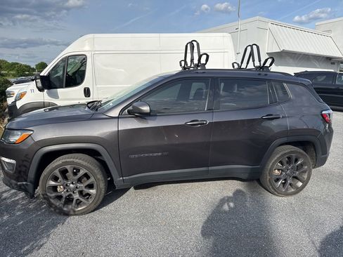 Used 2021 Jeep Compass Latitude AWD/4WD image 3
