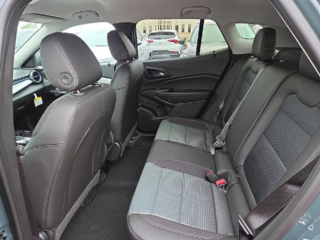 New 2026 Chevrolet Trax LT w/ LT Convenience Package FWD image 8