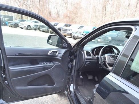 Used 2020 Jeep Grand Cherokee Altitude image 15