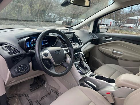 Used 2014 Ford C-MAX Energi SEL w/ Equipment Group 301A FWD image 12