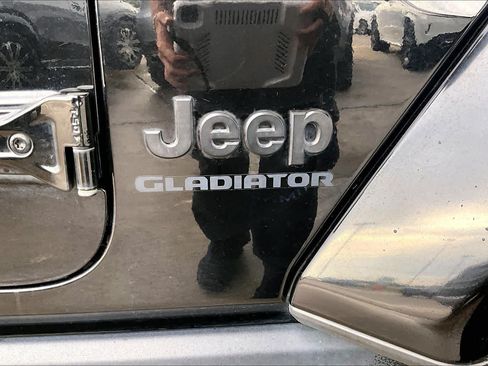 Used 2021 Jeep Gladiator Sport AWD/4WD image 28