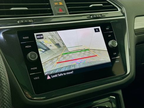 Used 2024 Volkswagen Tiguan SEL R-Line AWD/4WD image 18