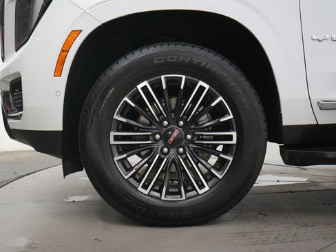 Used 2025 GMC Yukon XL Elevation w/ Technology Package AWD/4WD image 31