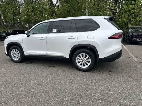 New 2026 Toyota Grand Highlander AWD image 16