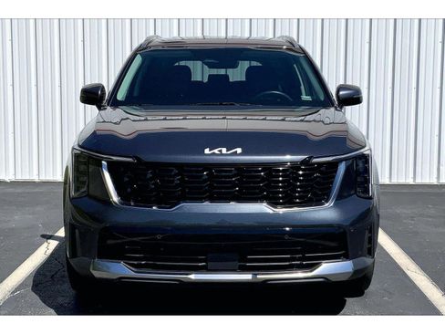 Used 2024 Kia Sorento S AWD/4WD image 3