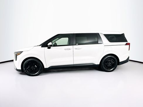 Used 2026 Kia Carnival FWD image 4