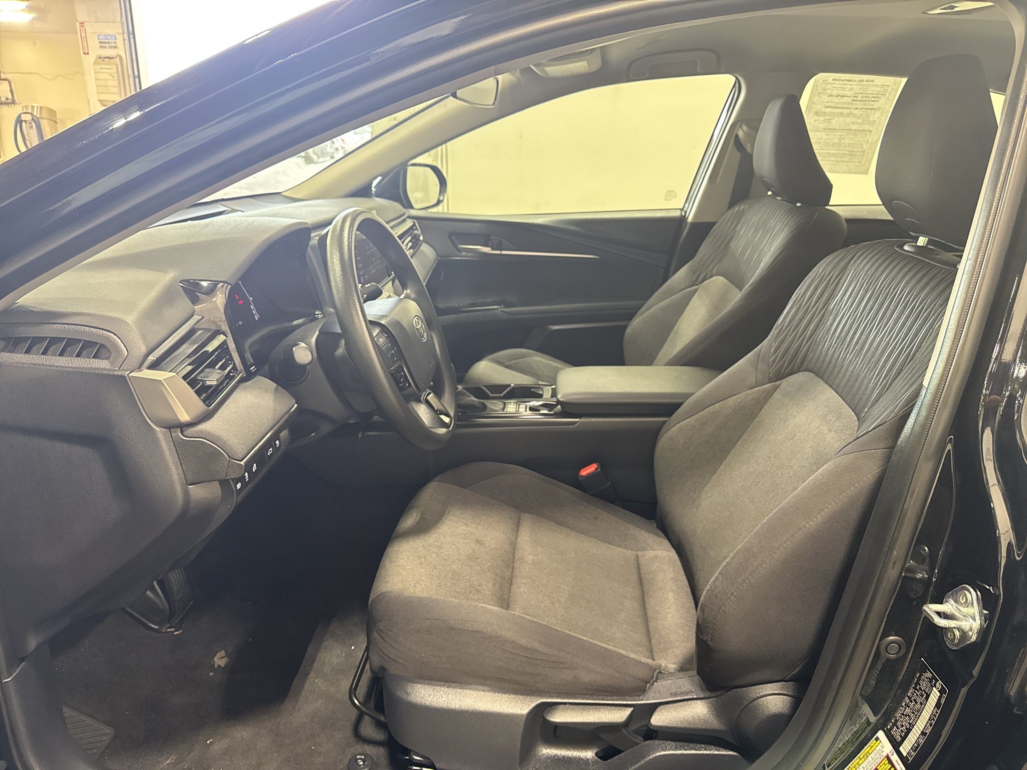 Used 2025 Toyota Camry LE FWD image 26