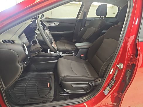 Used 2023 Kia Forte LXS image 9