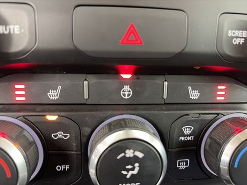 Used 2020 RAM 1500 Big Horn AWD/4WD image 26