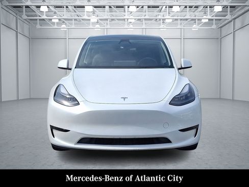 Used 2023 Tesla Model Y Long Range AWD/4WD image 2