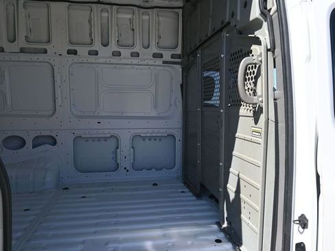 Used 2020 Nissan NV 2500 S image 13
