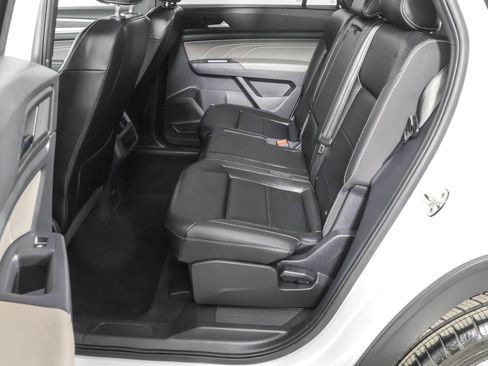 Used 2021 Volkswagen Atlas Cross Sport SEL image 35