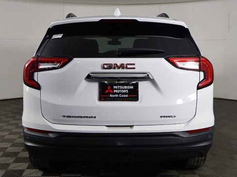 Used 2022 GMC Terrain SLE w/ Driver Convenience Package image 11