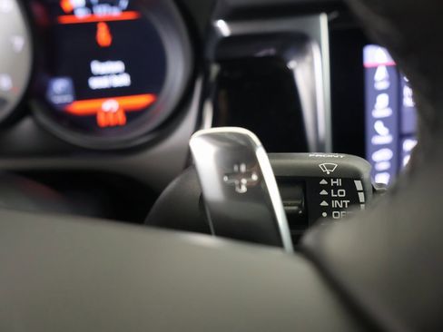 Used 2023 Porsche Macan S image 30