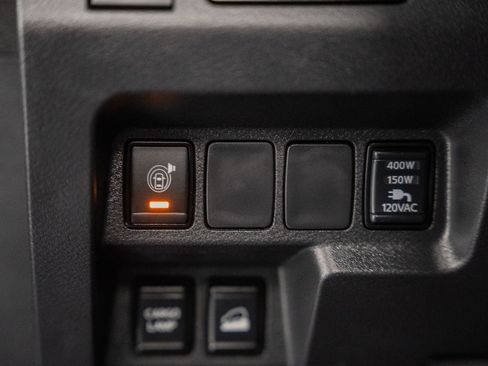 Used 2023 Nissan Frontier SV w/ SV Premium Package image 49