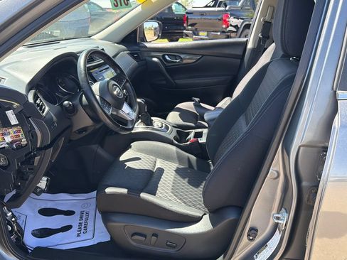 Used 2017 Nissan Rogue SV AWD/4WD image 9