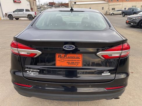 Used 2020 Ford Fusion SE image 14