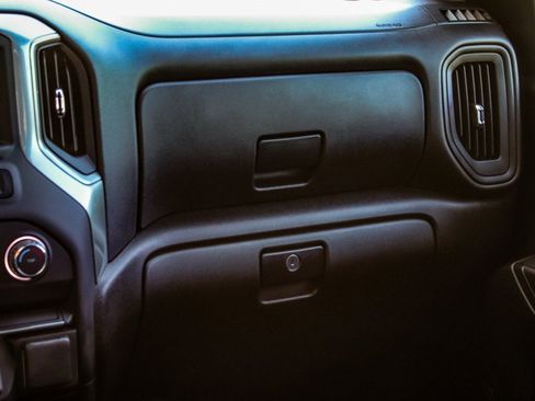 Used 2023 Chevrolet Silverado 1500 Custom image 17