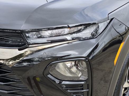Used 2022 Chevrolet TrailBlazer RS w/ Sun and Liftgate Package FWD image 9