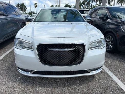 Used 2015 Chrysler 300 C RWD image 2