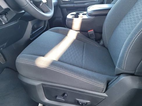 Certified 2025 RAM 2500 Big Horn AWD/4WD image 17