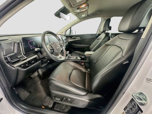 Used 2025 Kia Sportage EX FWD image 13