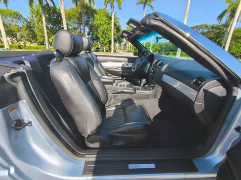 Used 2004 Ford Thunderbird image 13