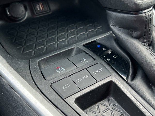 Used 2025 Toyota RAV4 LE FWD image 38