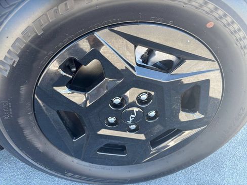 Used 2026 Kia Carnival FWD image 33