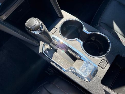 Used 2017 Chevrolet Equinox Premier w/ Enhanced Convenience Package image 19