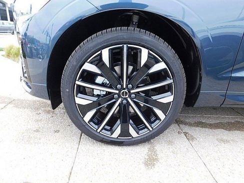 New 2026 Volvo XC60 B5 Ultra w/ Climate Package image 12