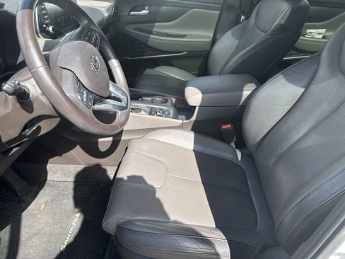 Used 2020 Hyundai Santa Fe Limited image 10