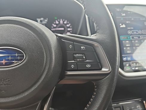 Used 2025 Subaru Ascent Premium AWD/4WD image 18