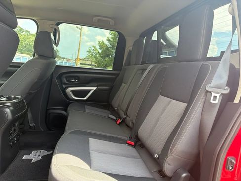 Used 2021 Nissan Titan SV w/ SV Convenience Package AWD/4WD image 17