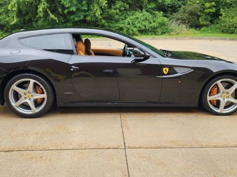 Used 2016 Ferrari FF image 31