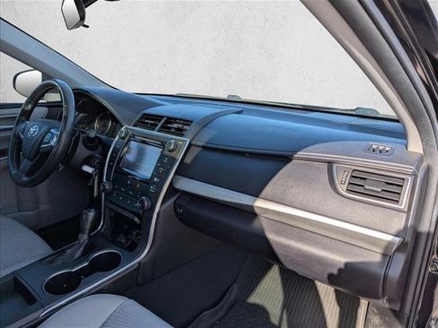 Used 2016 Toyota Camry SE image 27