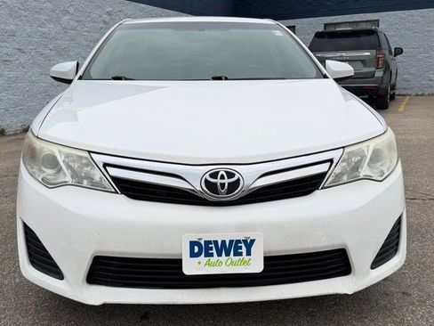 Used 2014 Toyota Camry LE image 8