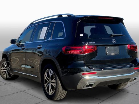 Used 2025 Mercedes-Benz GLB 250 4MATIC image 11