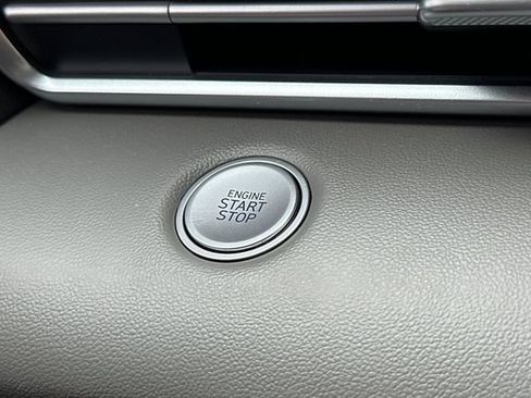 Used 2025 Hyundai Elantra Sport FWD image 27