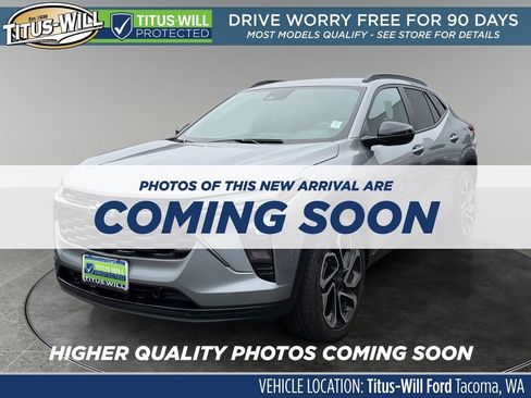 Used 2024 Chevrolet Trax RS w/ Driver Confidence Package FWD image 2