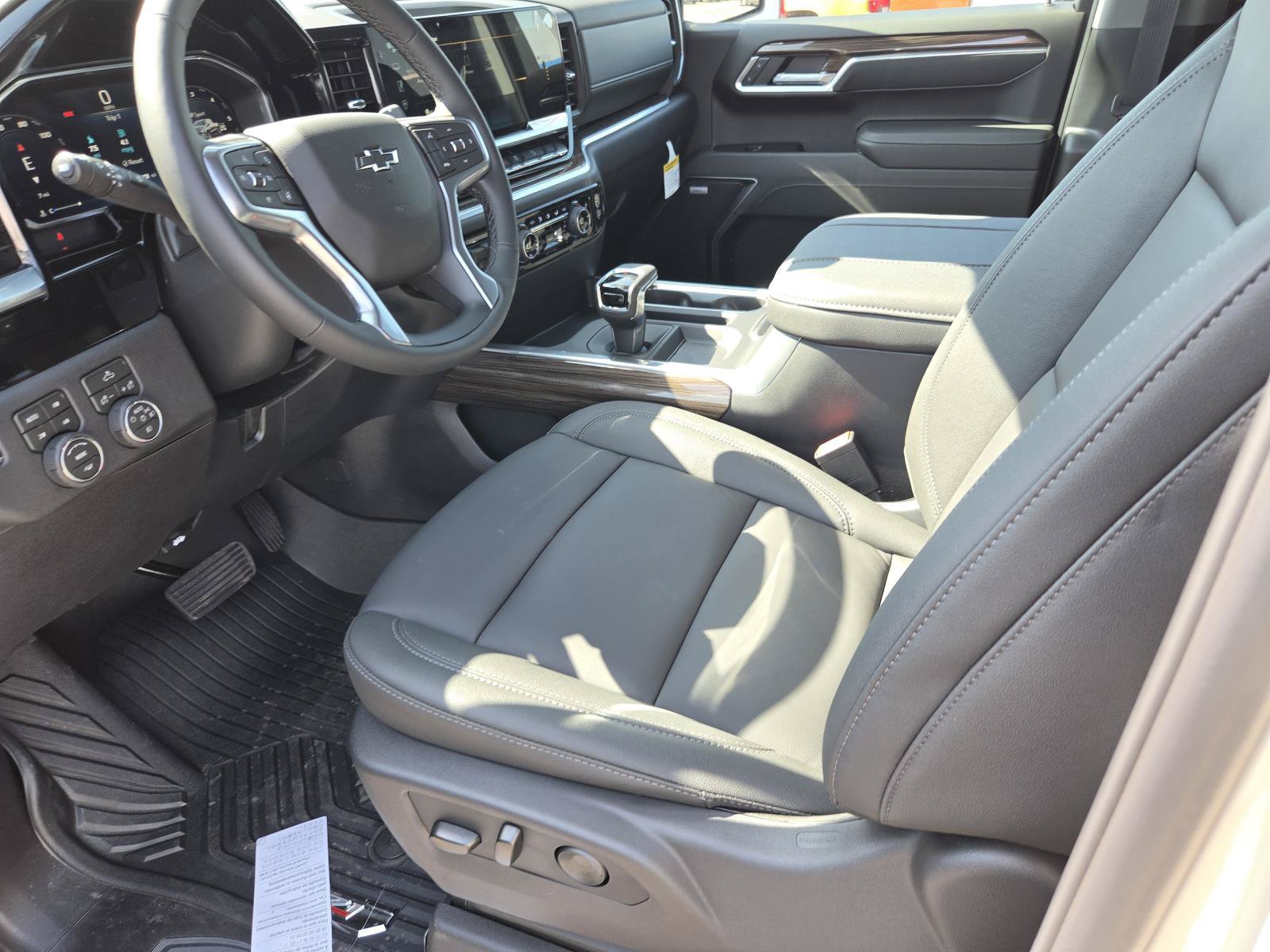New 2026 Chevrolet Silverado 1500 RST w/ Z71 Off-Road Package AWD/4WD image 14