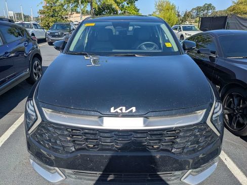 Used 2025 Kia Sportage EX FWD image 2