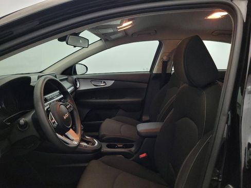 Used 2023 Kia Forte LXS w/ LXS Technology Package FWD image 17