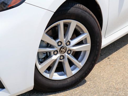 Used 2025 Toyota Camry LE w/ Convenience Package FWD image 28