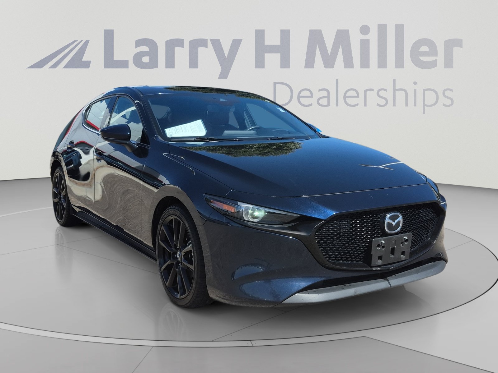 Used 2020 MAZDA MAZDA3 Hatchback w/ Premium Package FWD image 7